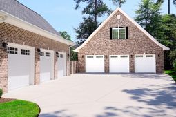 305 Triton Ct. photo 4