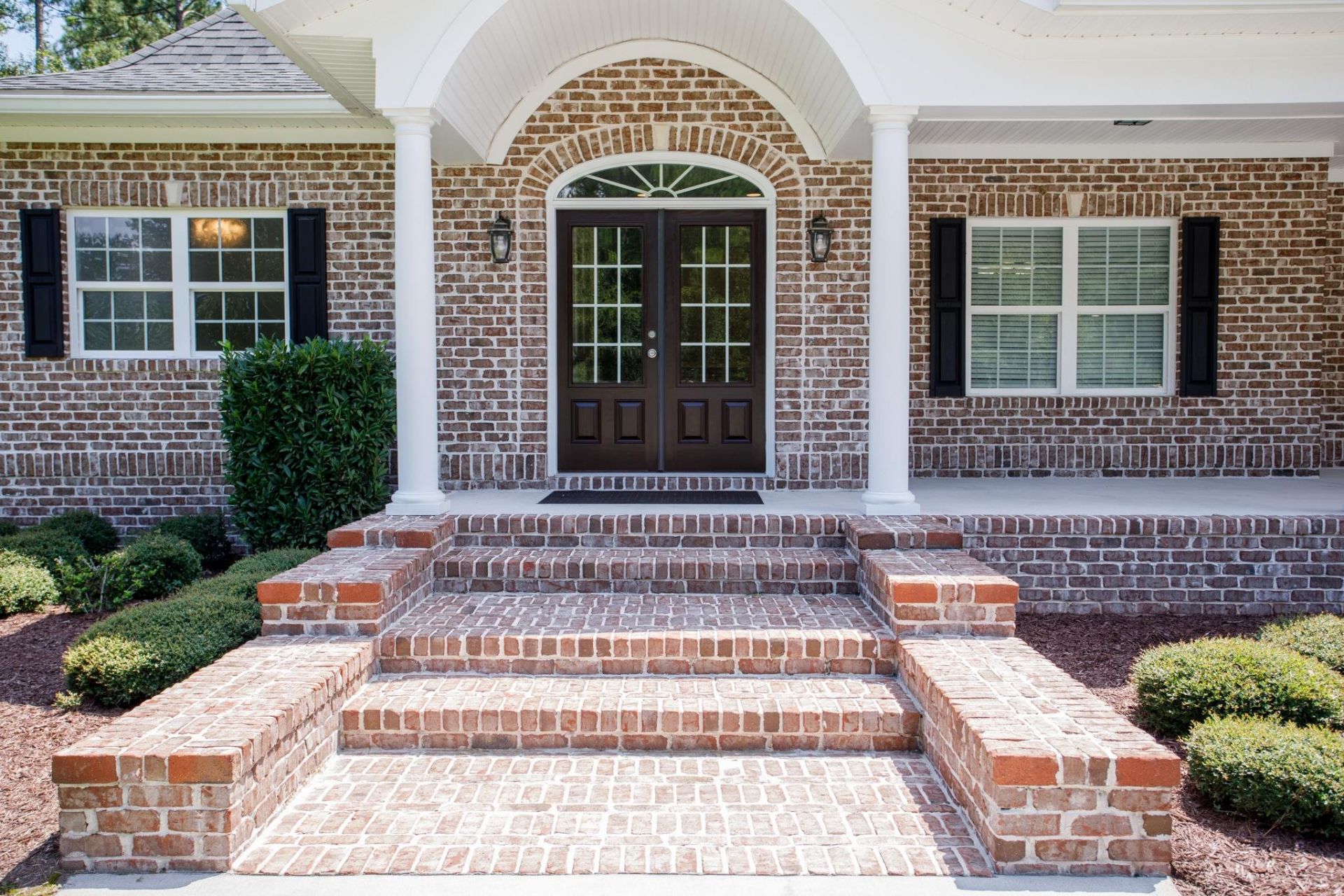 305 Triton Ct. Photo 4