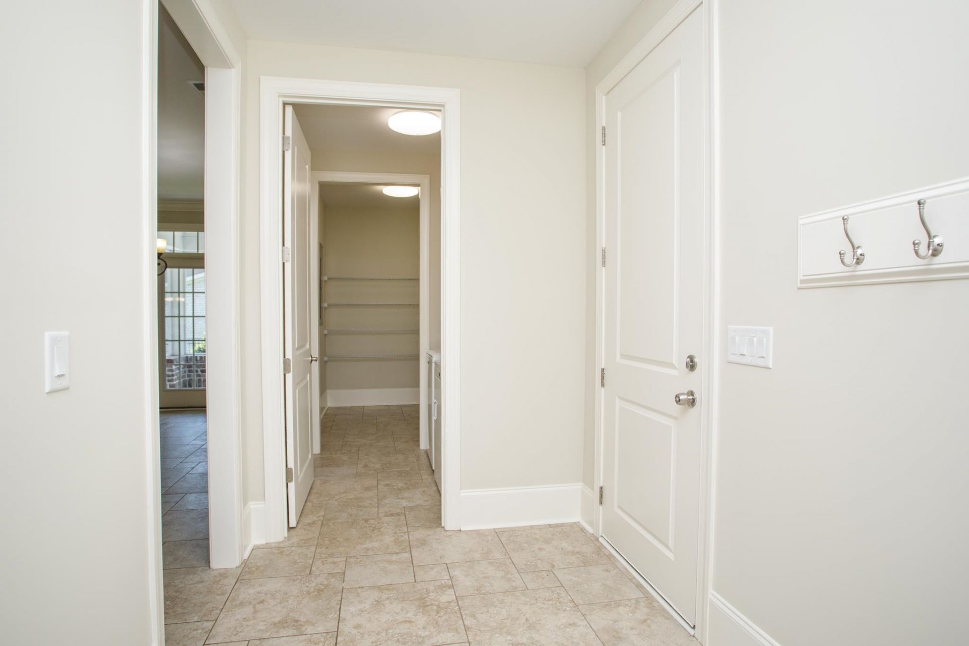 305 Triton Ct. Photo 46