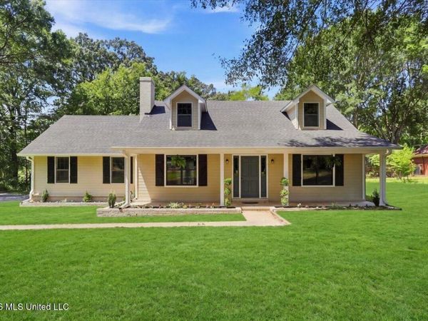 9105 Center Hill Road, Olive Branch, MS 38654