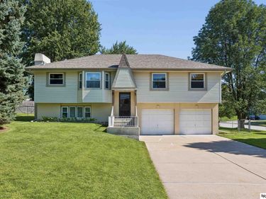 10821 Borman Avenue, Omaha, NE 68137