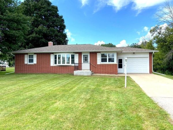 3035 Clark Street, Charles City, IA 50616