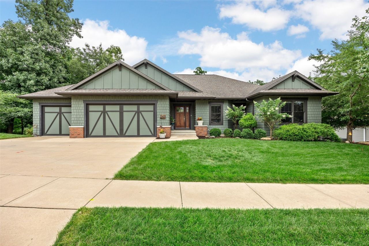 3216 Rimrock Ne, Cedar Rapids, IA 52402 Main Photo