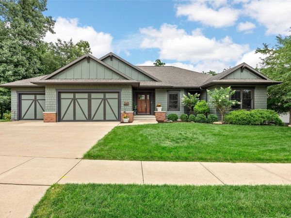 3216 Rimrock NE, Cedar Rapids, IA 52402