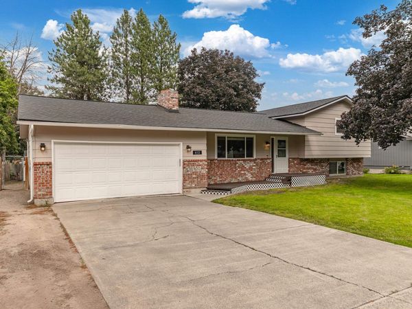 612 E Roundtable Cir, Spokane, WA 99218