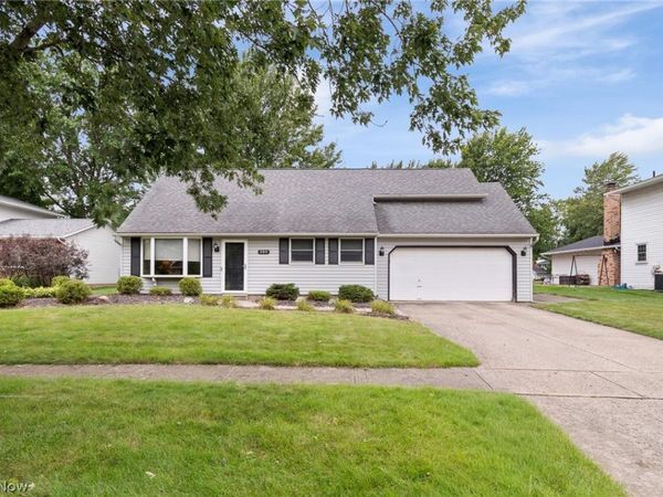 380 Naples Drive , Elyria, OH 44035