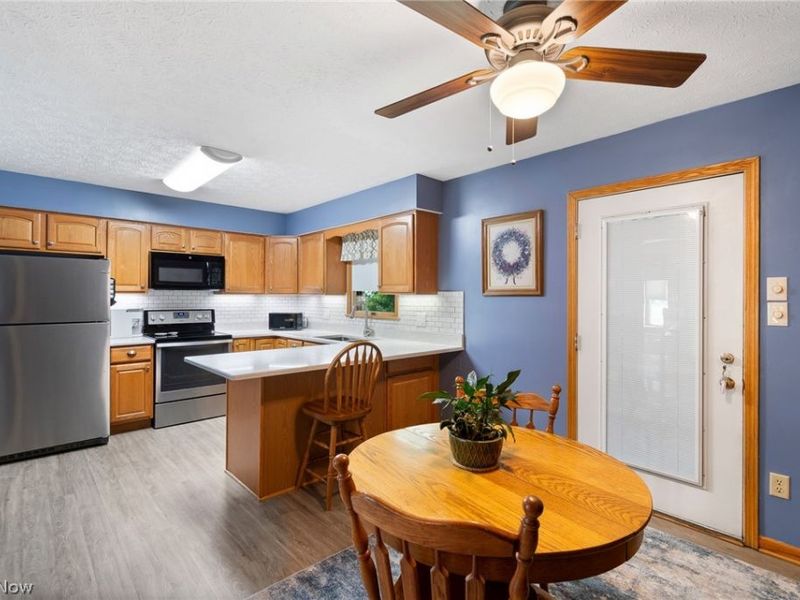 380 Naples Drive, Elyria, OH 44035 Photo 13