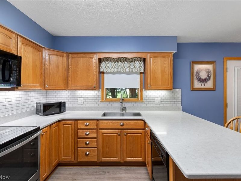 380 Naples Drive, Elyria, OH 44035 Photo 16