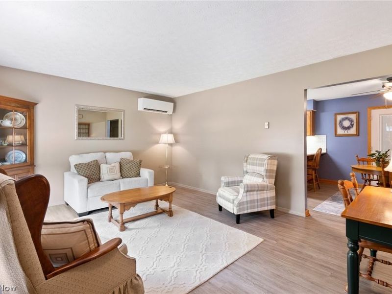 380 Naples Drive, Elyria, OH 44035 Photo 4