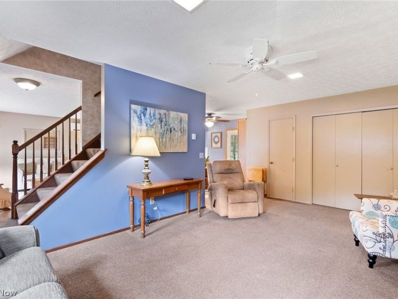 380 Naples Drive, Elyria, OH 44035 Photo 9