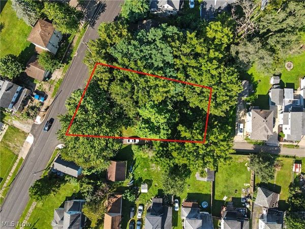 Walnut Road SW, Massillon, OH 44647
