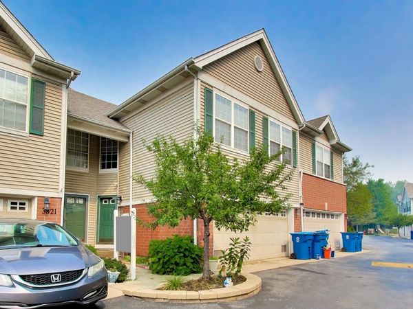 3821 N Milwaukee Avenue , Chicago, IL 60641