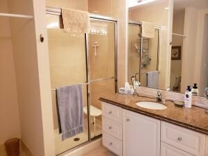 27 Harbour Isle Drive W, Unit 305, Fort Pierce, FL 34949 Photo