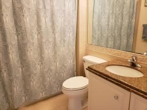 27 Harbour Isle Drive W, Unit 305, Fort Pierce, FL 34949 Photo
