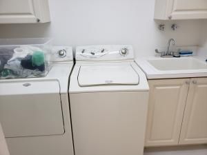 27 Harbour Isle Drive W, Unit 305, Fort Pierce, FL 34949 Photo