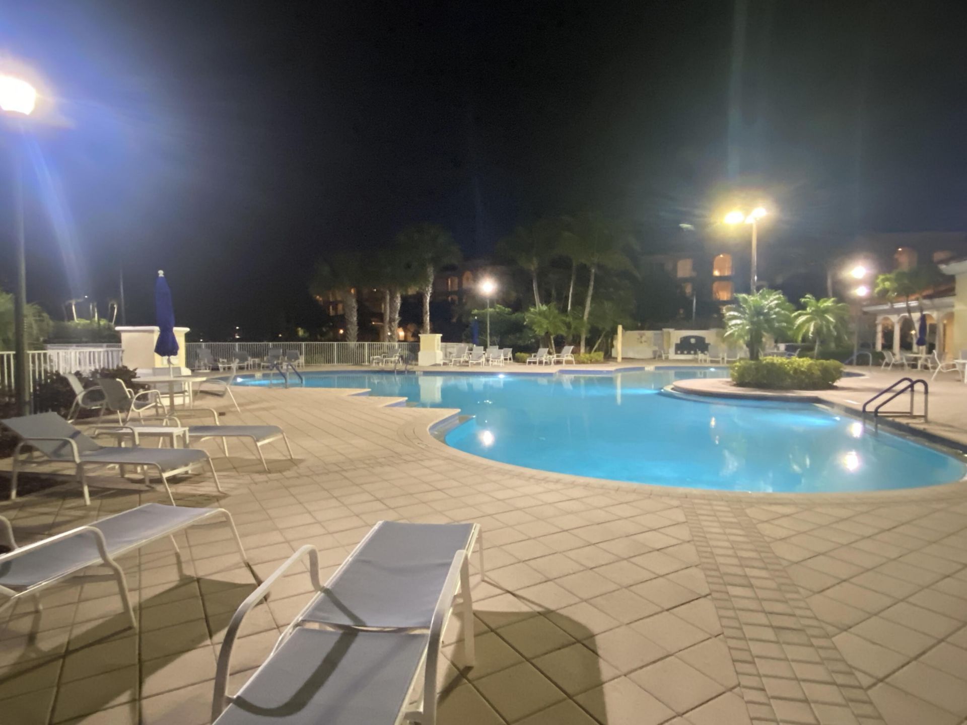 27 Harbour Isle Drive W, Unit 305, Fort Pierce, FL 34949 Photo