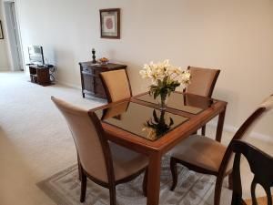 27 Harbour Isle Drive W, Unit 305, Fort Pierce, FL 34949 Photo