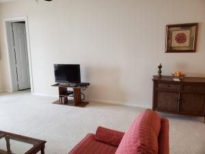 27 Harbour Isle Drive W, Unit 305, Fort Pierce, FL 34949 Photo
