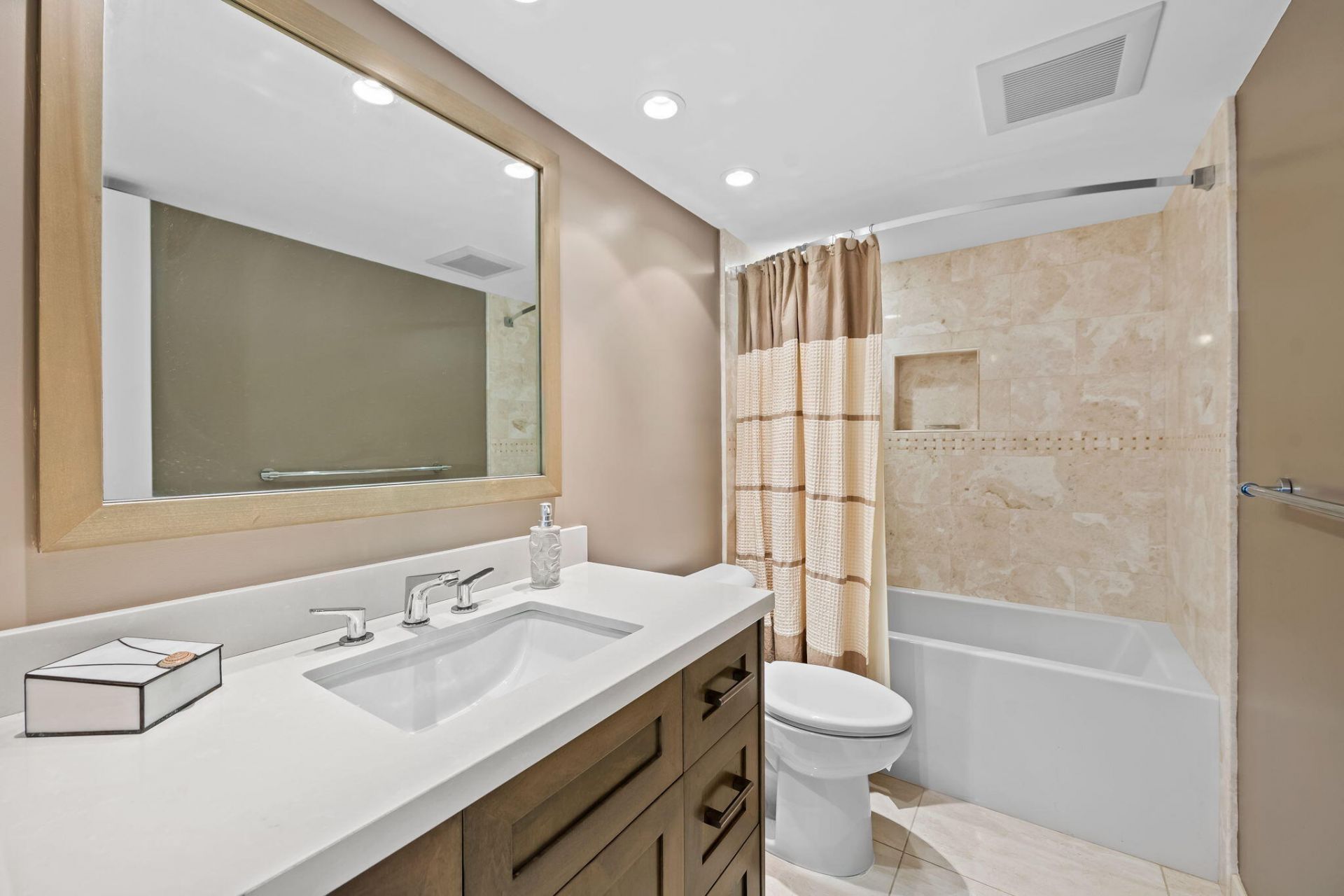 4280 Galt Ocean Drive, Unit 14K, Fort Lauderdale, FL 33308 Photo