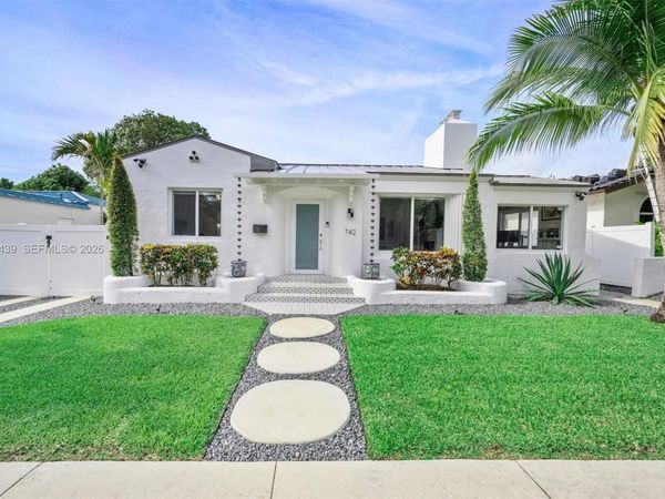 742 NE 82nd Ter , Miami, FL 33138