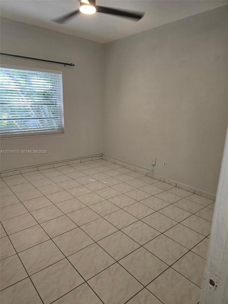 215 30th St, Unit 2, Miami Beach, FL 33140 Photo