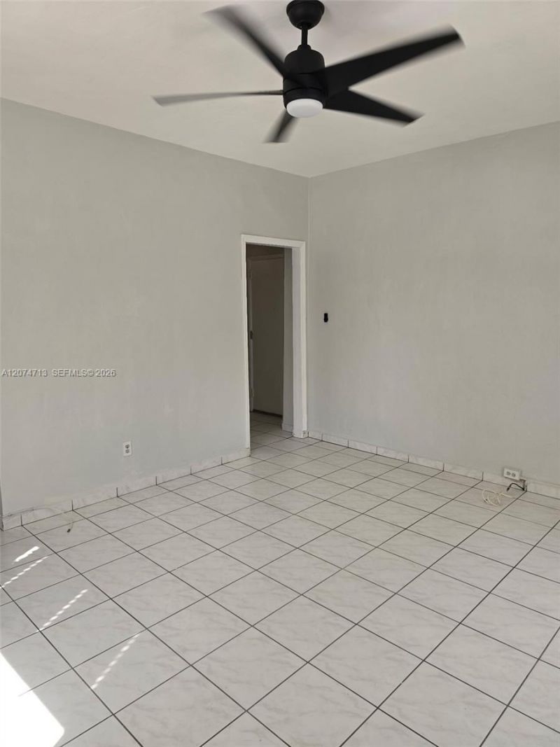 215 30th St, Unit 2, Miami Beach, FL 33140 Photo