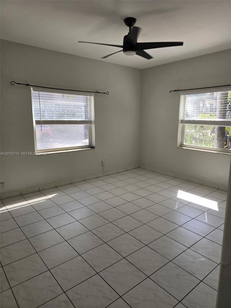215 30th St, Unit 2, Miami Beach, FL 33140 Photo