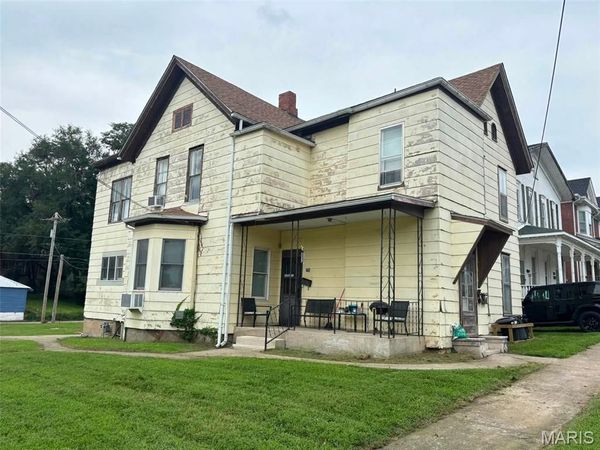 700 Center Street , Hannibal, MO 63401