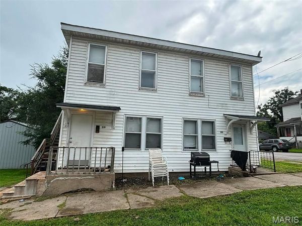 219-221 N 7th Street , Hannibal, MO 63401