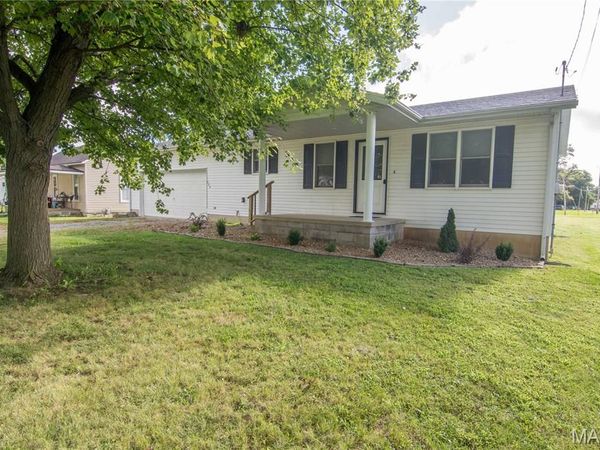 324 S 3rd Street , Brownstown, IL 62418