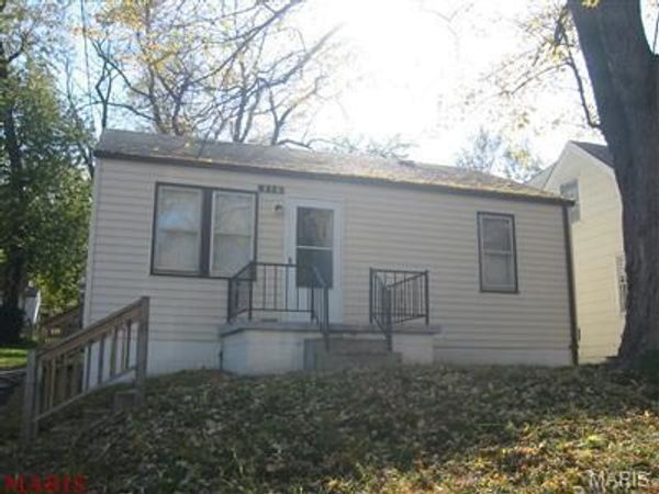 256 Flora Drive, Hazelwood, MO 63135
