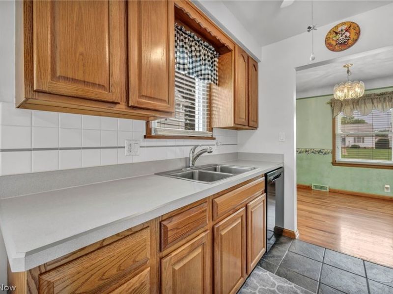 710 Bayridge Boulevard, Willowick, OH 44095 Photo 11