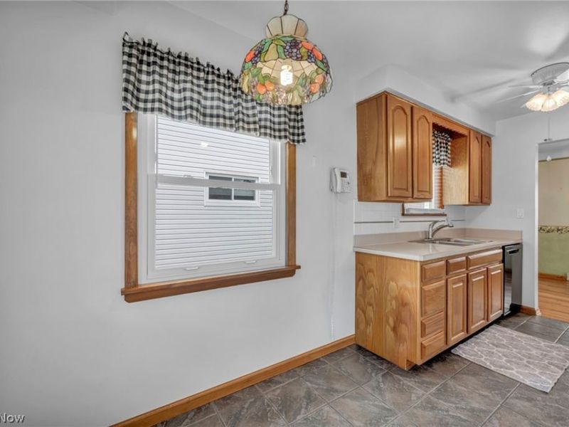 710 Bayridge Boulevard, Willowick, OH 44095 Photo 12