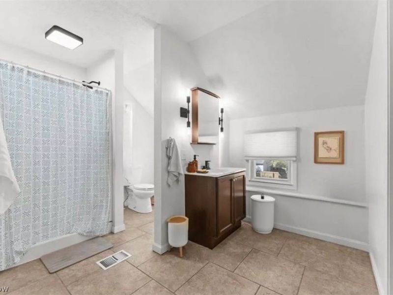 3915 John Avenue, Cleveland, OH 44113 Photo 6
