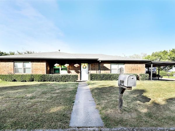 251 Alicia Street, Bowie, TX 76230