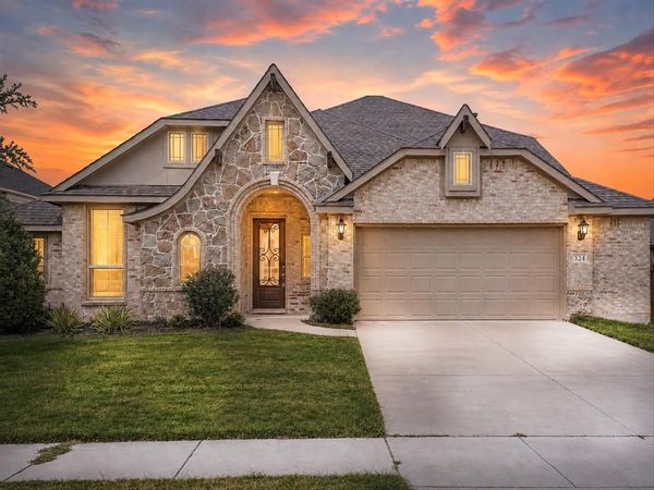 324 Roscoe Drive, Fate, TX 75087