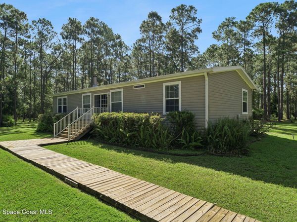 1161 Lake Harney Woods Boulevard , Mims, FL 32754