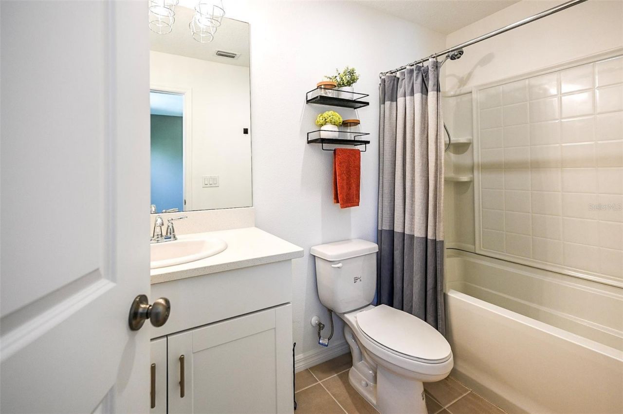 6130 Fairmont Lane , Palmetto, FL 34221 Photo