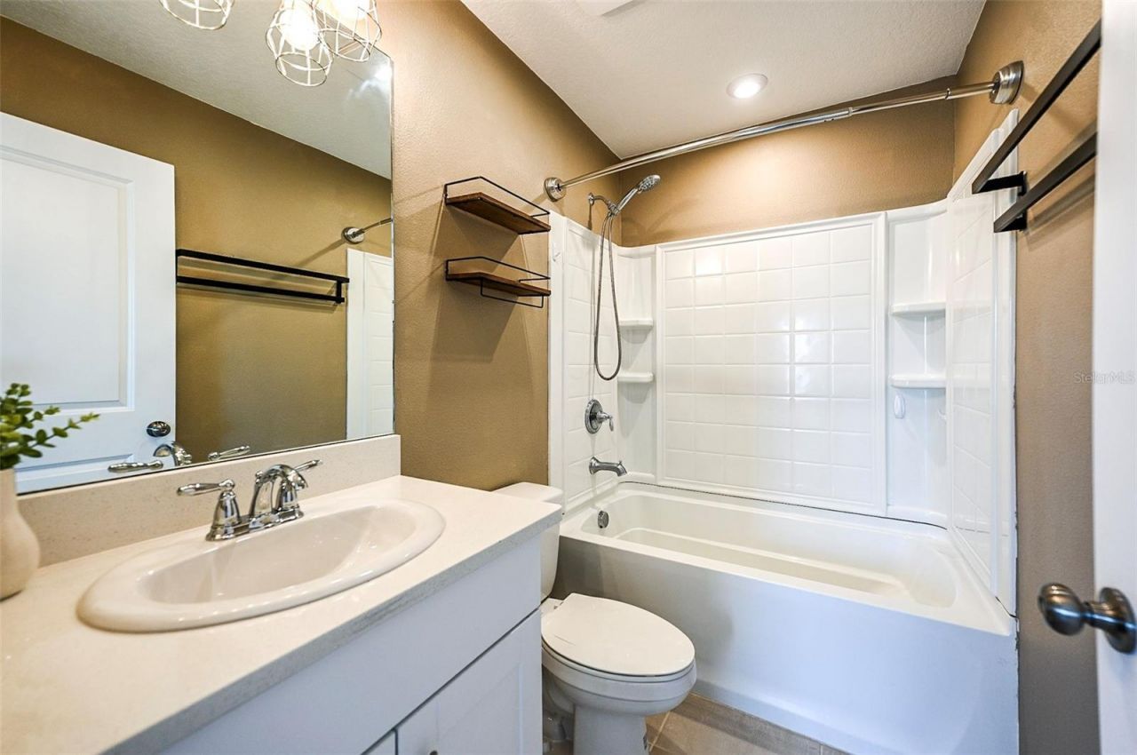 6130 Fairmont Lane , Palmetto, FL 34221 Photo