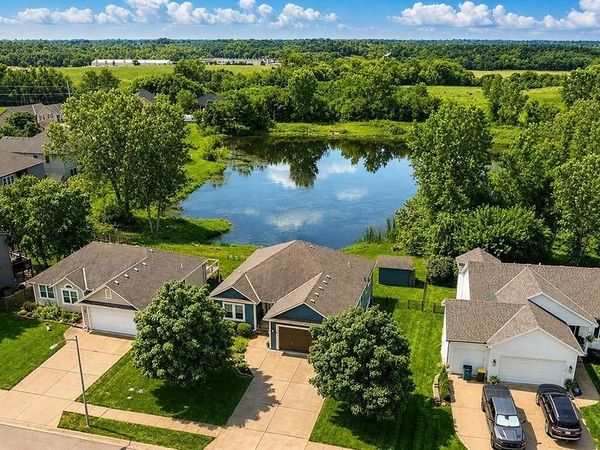 121 S 16th Terrace, Louisburg, KS 66053