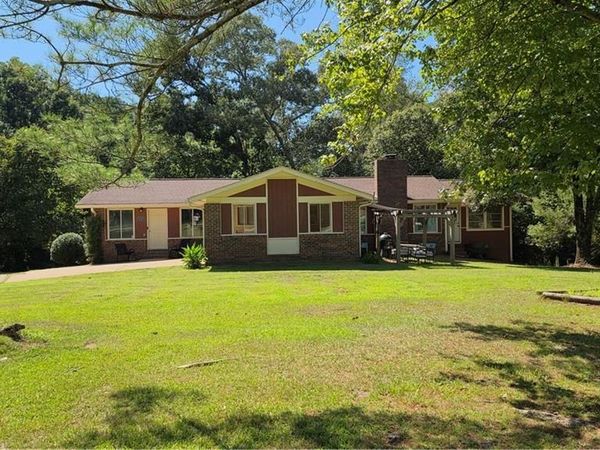 5829 Clarks Bridge Road , Clermont, GA 30527