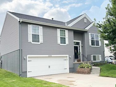 2302 S Mineral Drive, Papillion, NE 68046