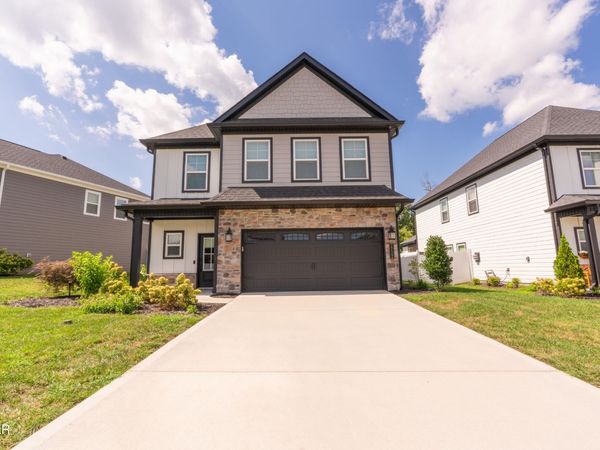 1722 Melton Meadows Drive, Maryville, TN 37803