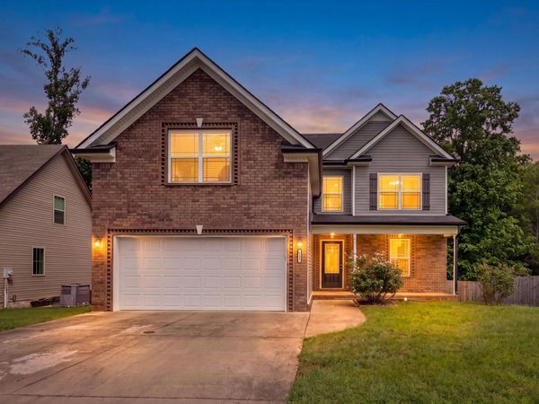 143 Sycamore Hill Dr , Clarksville, TN 37042