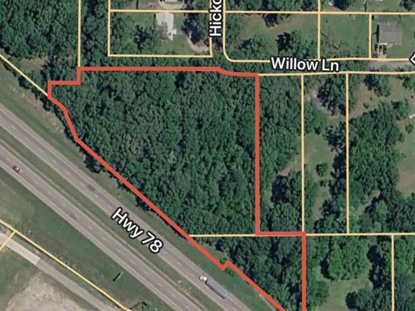 Willow Ln., New Albany, MS 38652