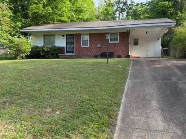 1611 Forrest St., Tupelo, MS 38801