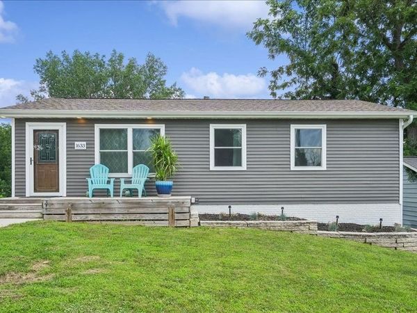 1633 23rd Street NW, Cedar Rapids, IA 52405
