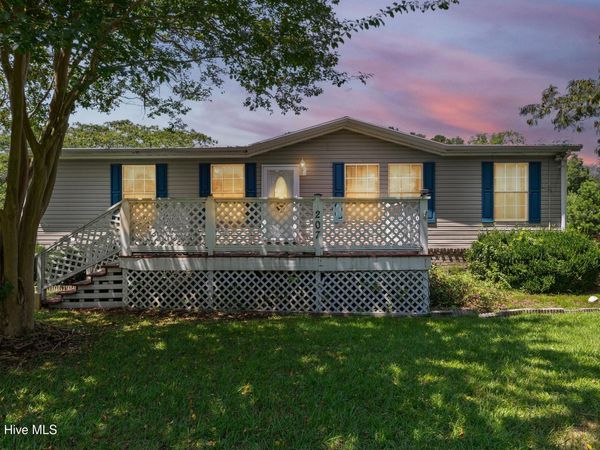 207 Betty Drive , Burgaw, NC 28425