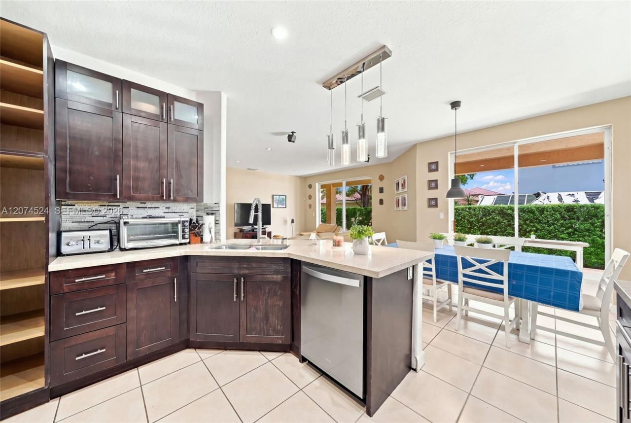 15429 SW 36th Ter , Miami, FL 33185 Photo