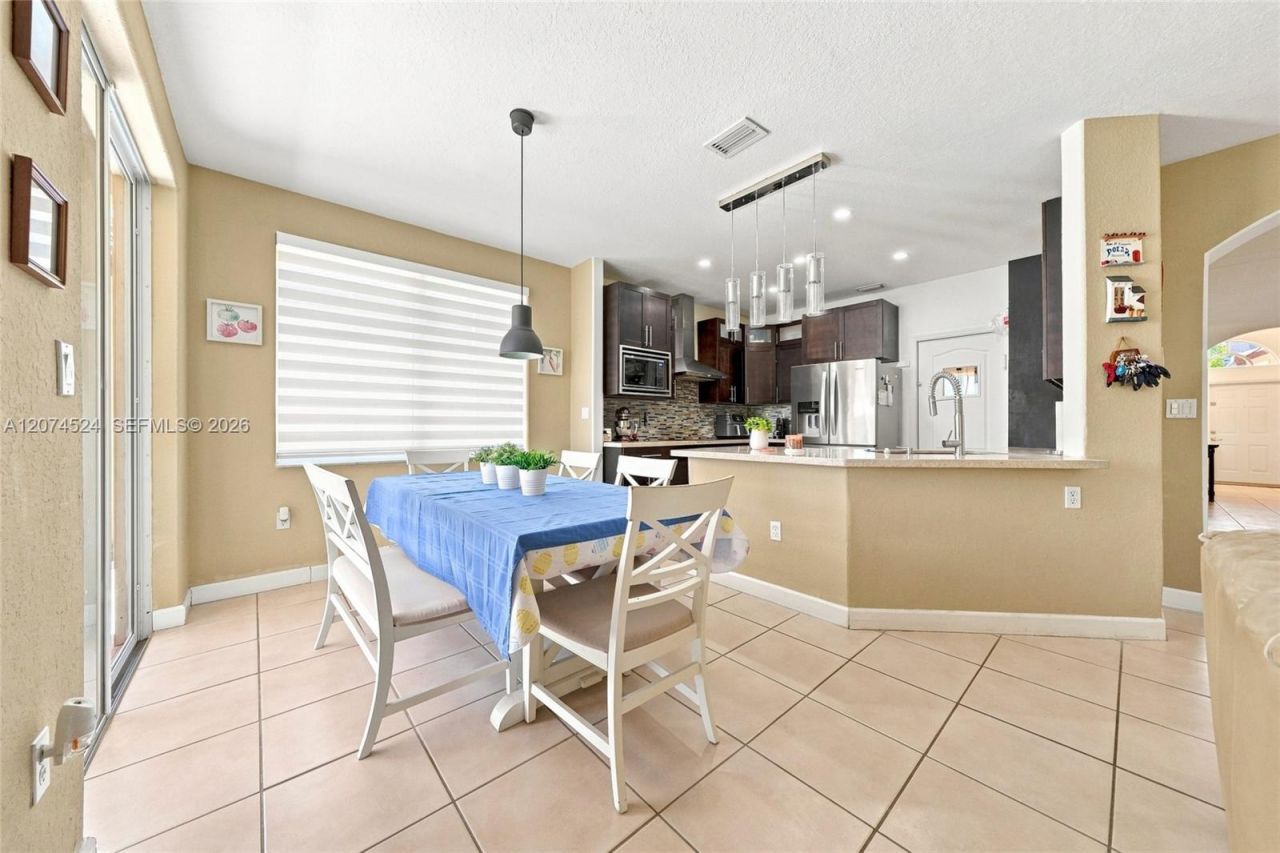 15429 SW 36th Ter , Miami, FL 33185 Photo